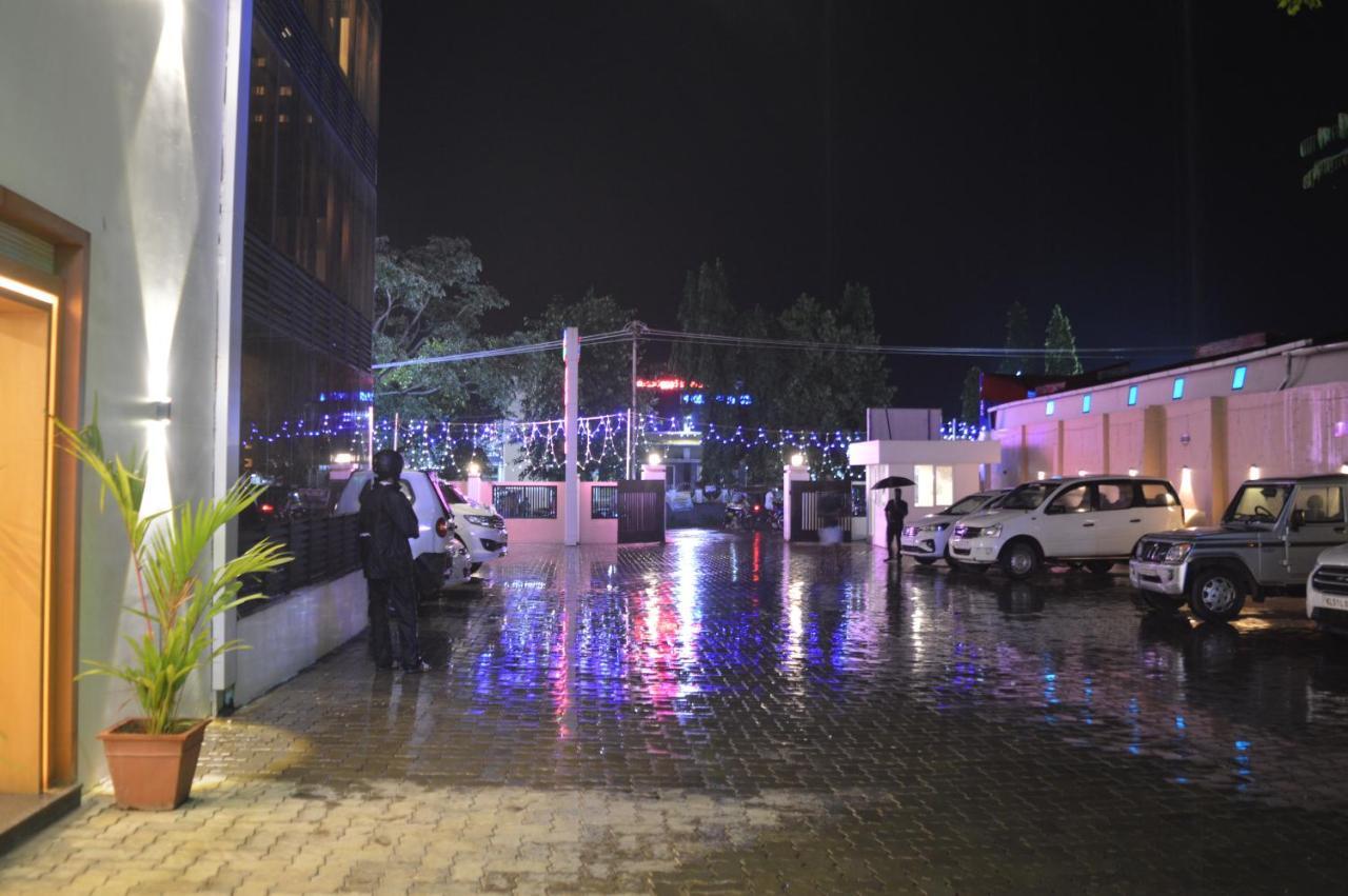 Hotel Apsara Shoranur Exterior foto