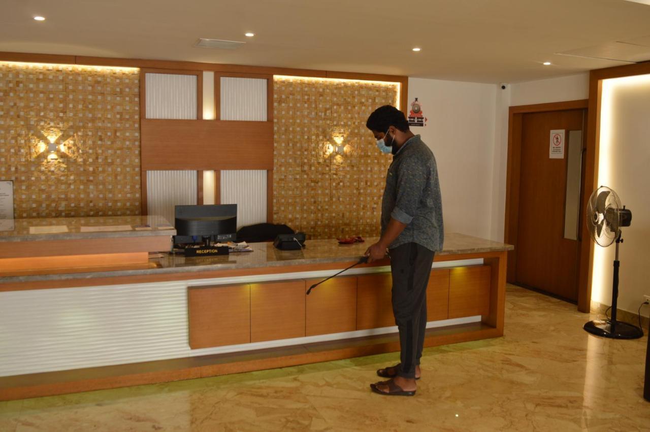 Hotel Apsara Shoranur Exterior foto