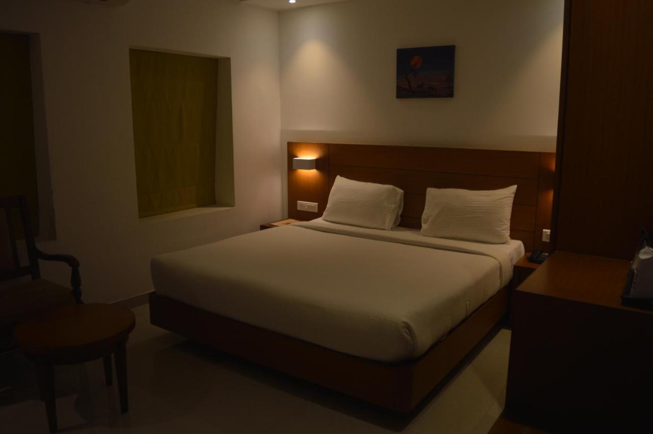 Hotel Apsara Shoranur Exterior foto