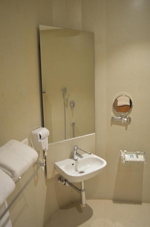 Hotel Apsara Shoranur Exterior foto