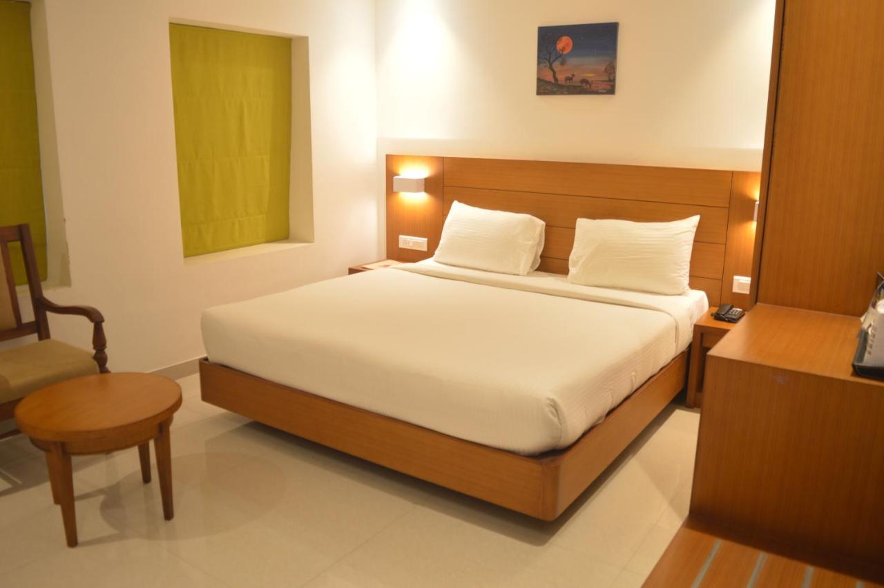 Hotel Apsara Shoranur Exterior foto